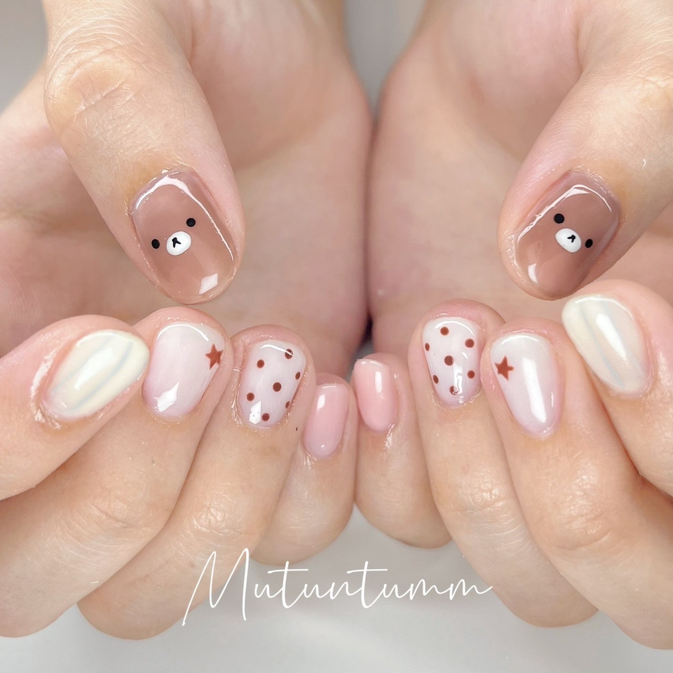 บริการทำเล็บที่บ้าน ลายน่ารัก  สีน้ำตาลอ่อน