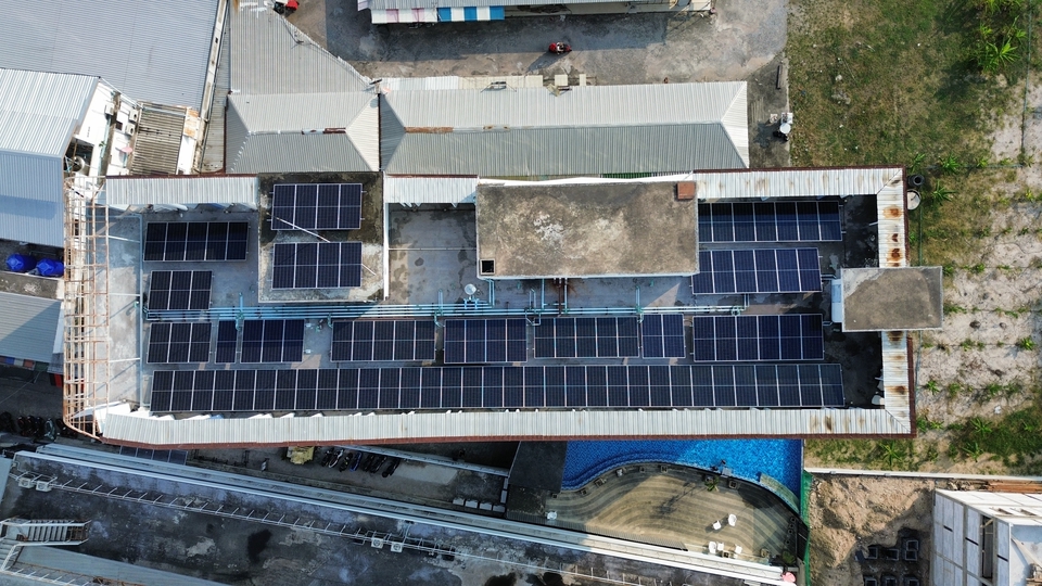 ออกแบบระบบโซล่าเซลล์บนหลังคาอาคาร รับเขียนแบบระบบไฟฟ้าและโครงสร้างอาคาร เขียนแบบก่อสร้าง ประมาณราคาก่อสร้าง เขียนแบบ autocad