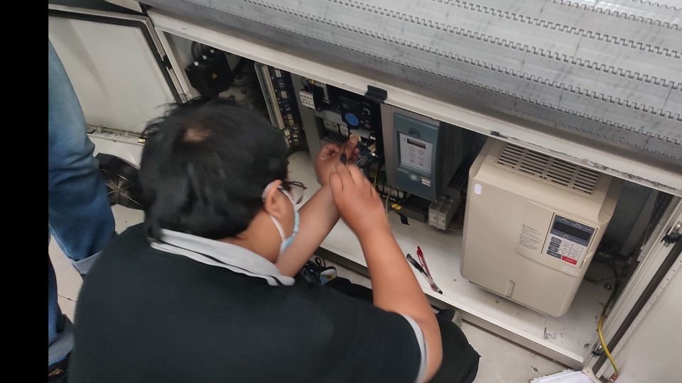 Elektronik & Robotika - Pemrograman PLC dan HMI, Maintenance dan Setting VSD/VFD - 1