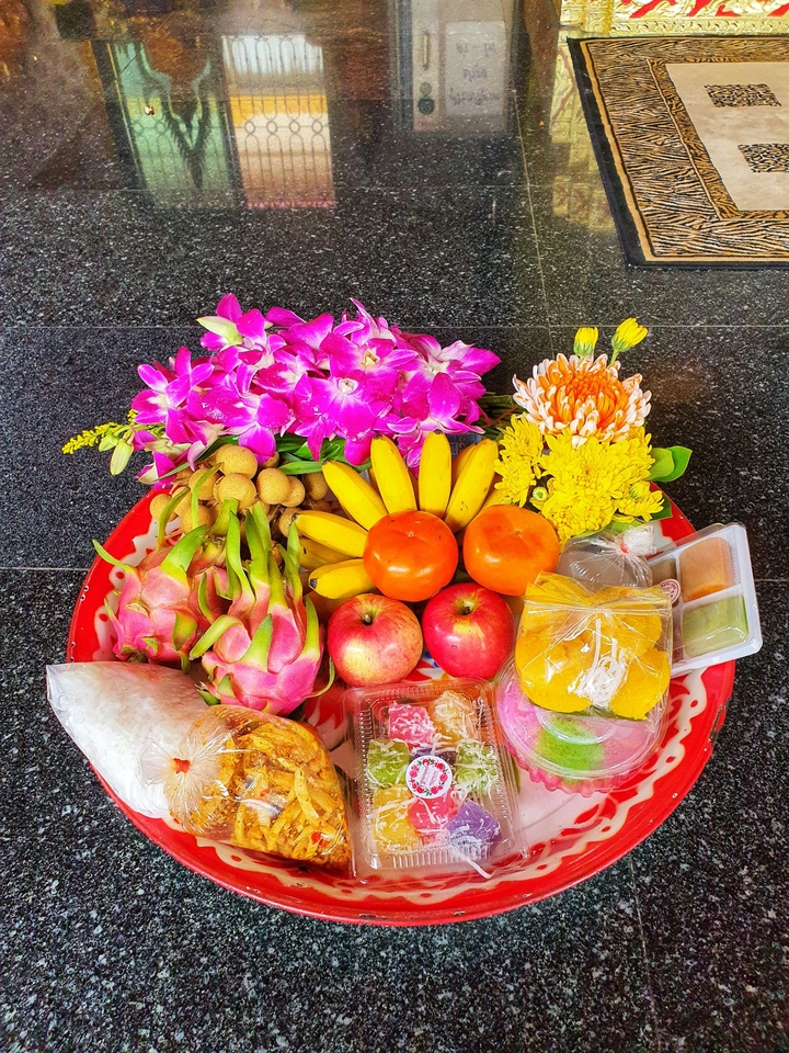 รับจ้างทำบุญ ทำบุญถวายพระ ผลไม้ ขนม ดอกไม้ อาหารคาวหวาน ใส่บาตร