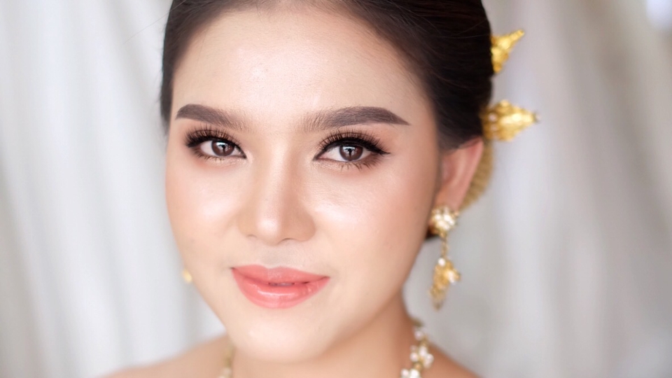 ช่างแต่งหน้าเจ้าสาว แต่งหน้าสไตล์เกาหลีสวยใส รับแต่งหน้าเจ้าสาว