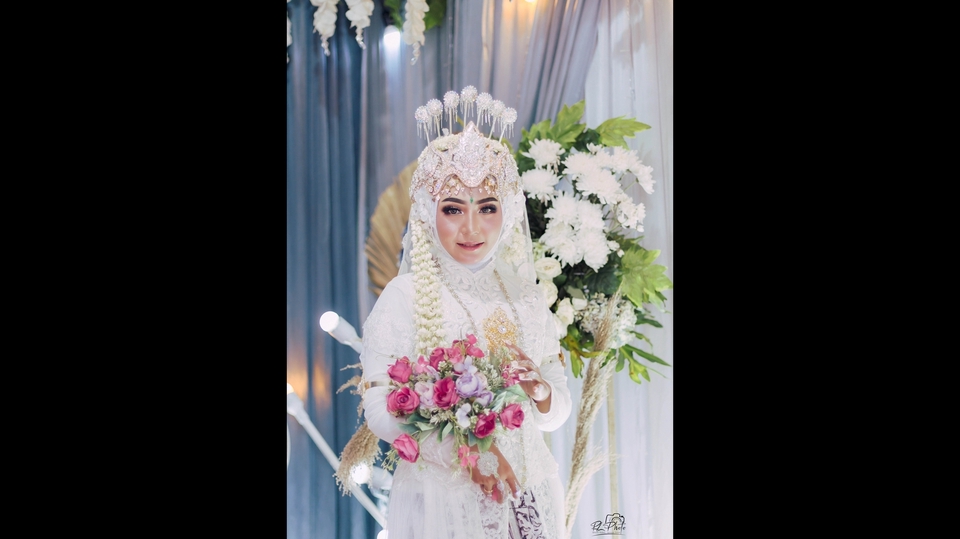 Fotografi - Jabodetabek - Foto Wedding / Pernikahan Free Pre wedding di Studio RLPhoto - 17