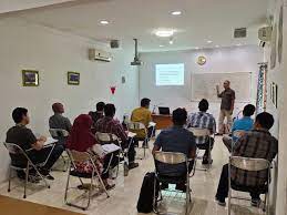 Kelas online untuk belajar bahasa Inggris, kursus online, bimbingan belajar online, pelatihan bahasa Inggris, guru bahasa Inggris online.