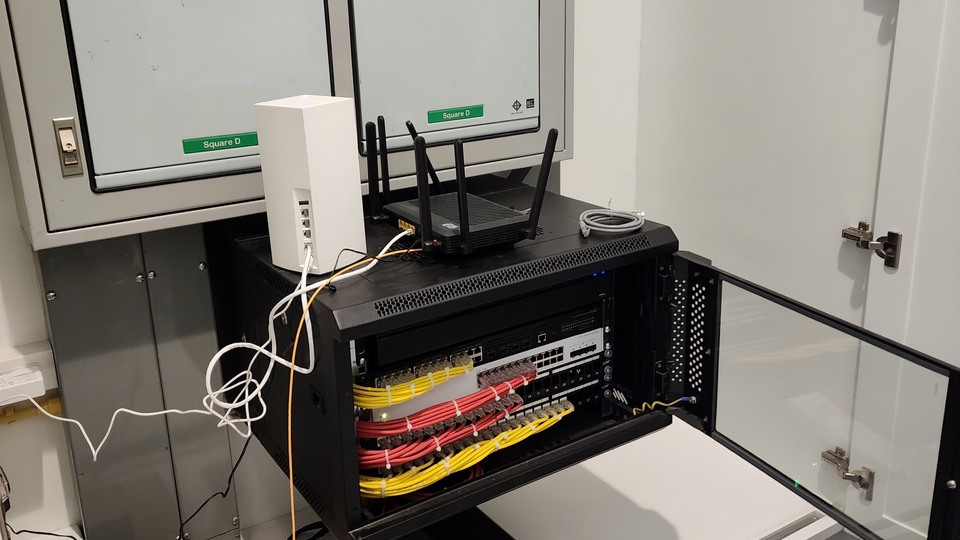 รับติดตั้ง server วางระบบ server ระบบ network