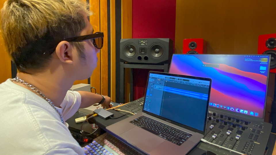 Jasa edit suara profesional untuk video, sound engineer berpengalaman, bikin sound effect custom untuk kontenmu.