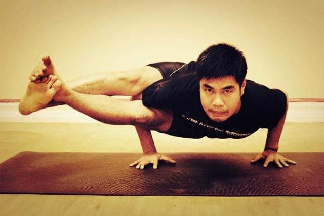 ครูสอนโยคะที่บ้าน โยคะส่วนตัว ท่านั่งโยคะ