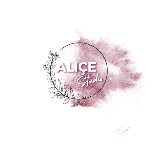 Desain logo untuk Alice Studio dengan logo bunga dan warna merah muda.