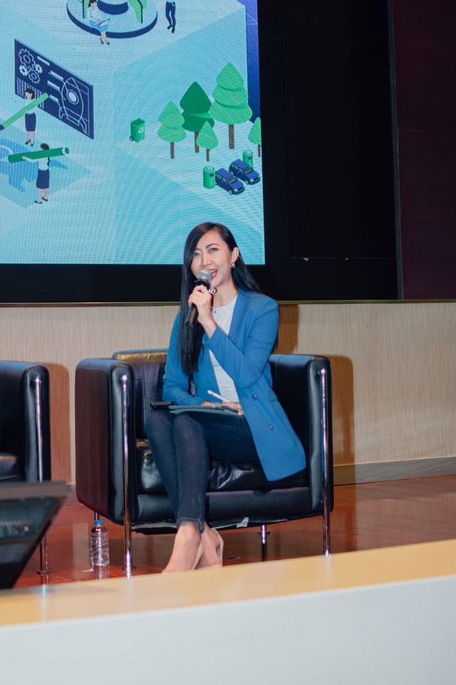 พิธีกร MC - พิธีกร (MC) / Moderator งานสัมมนา งานประชุม งานกึ่งทางการ-ทางการ (ไทย/Eng) - 2