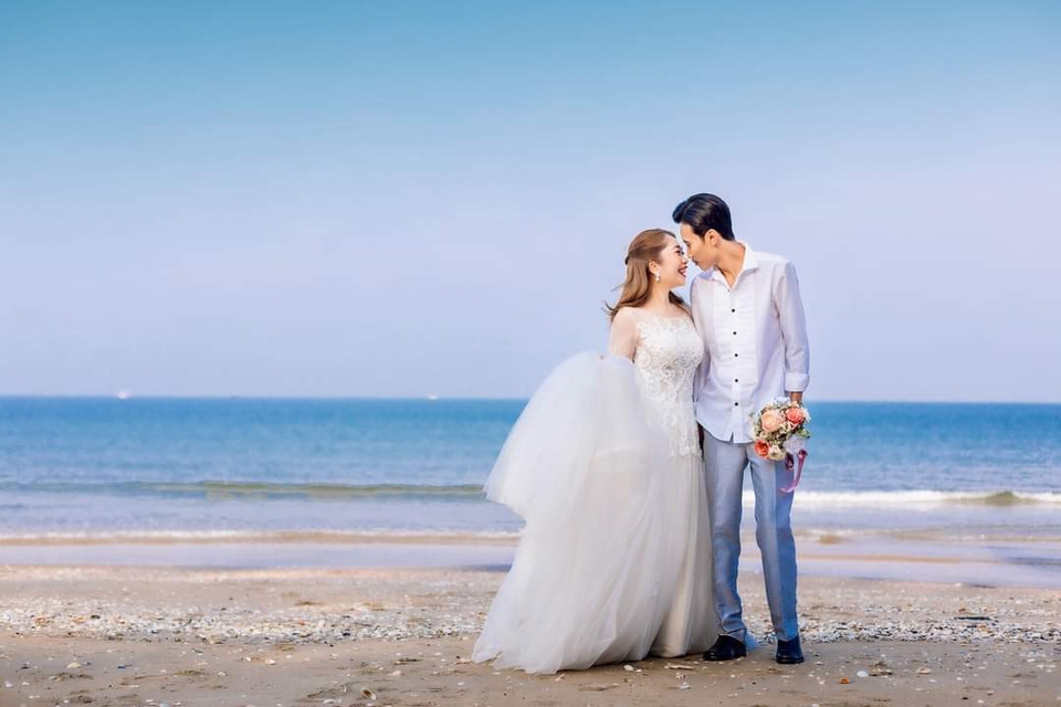 ช่างแต่งหน้าเจ้าสาวแต่งหน้าเจ้าสาวริมทะเลสวยหวาน