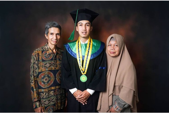 Fotografi - Foto Studio Wisuda Hanya 168rb Daerah Bogor Dekat Tangerang - 4