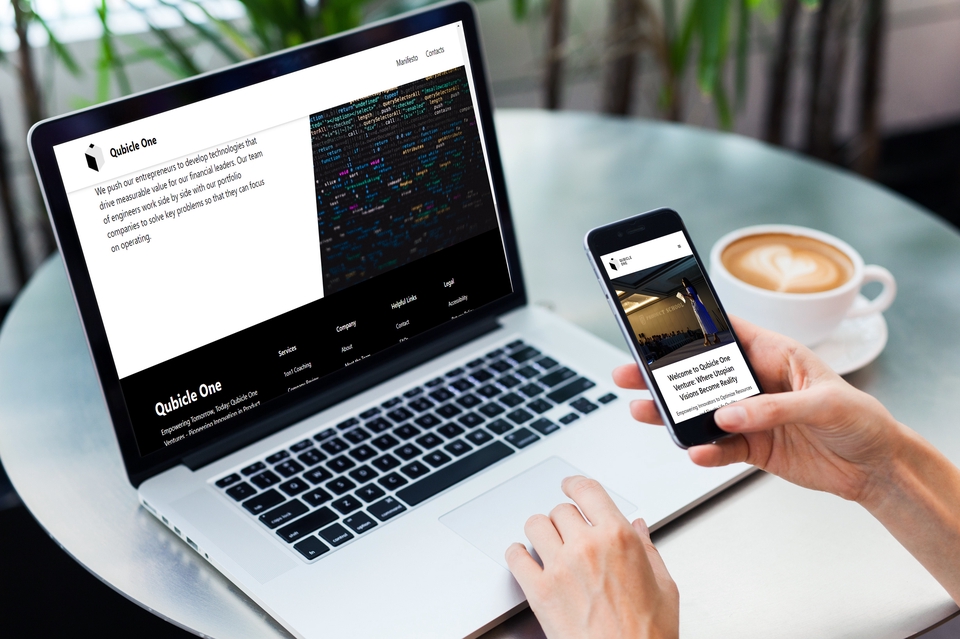 Jasa pembuatan website profesional untuk perusahaan dengan desain modern dan fungsional.