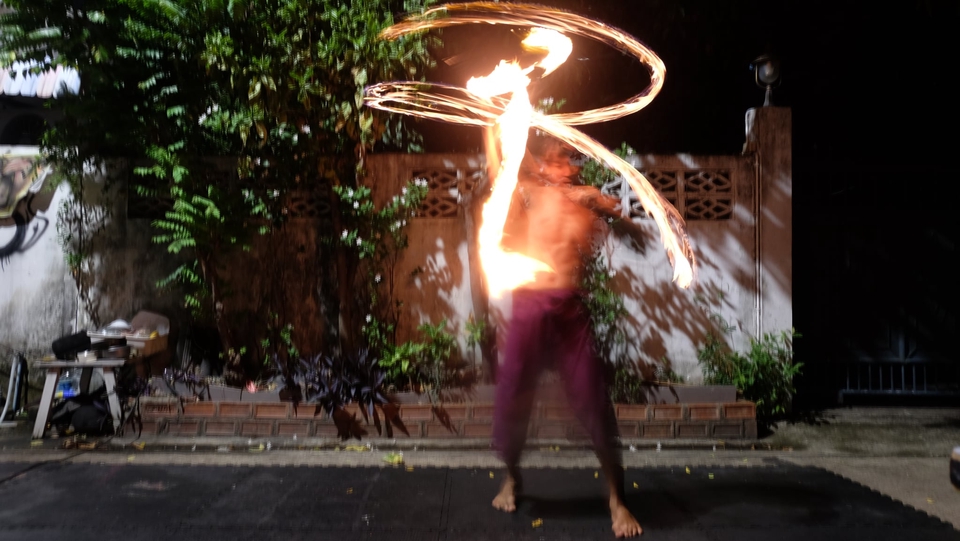 อื่นๆ - รับแสดงโชว์ควงกระบองไฟ – พ่นไฟ โดยทีมงานมืออาชีพ - 14