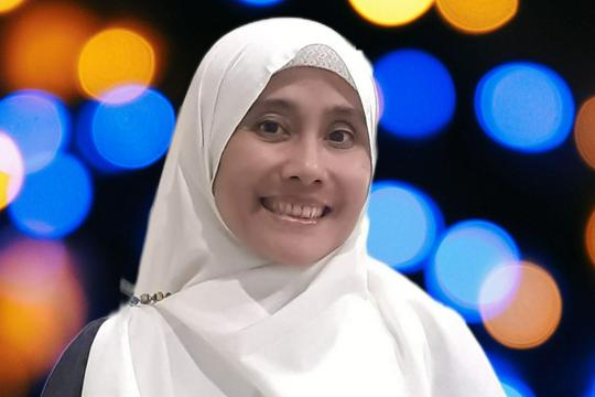 Jasa Freelance Host Live Streaming TikTok & Shopee - Host live dengan keahlian menjual produk-produk fashion, rumah tangga atau makanan.