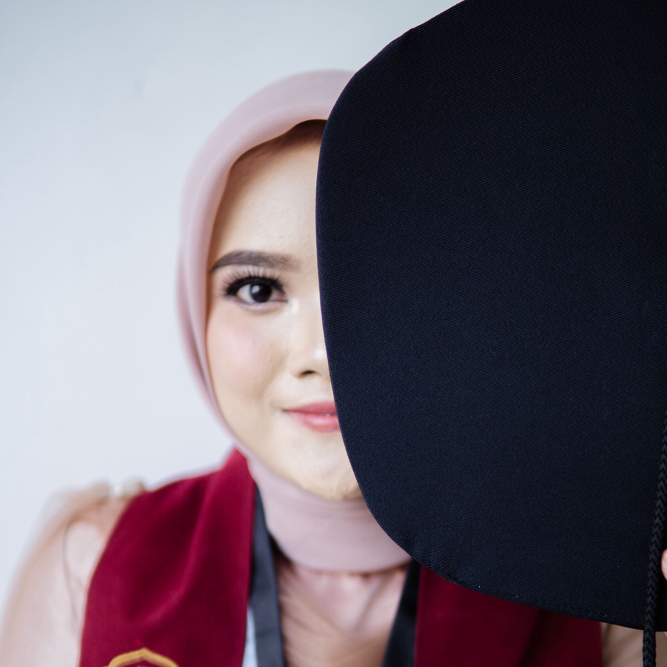 Fotografi - Dokumentasi Foto Lamaran & Wisuda di Surabaya dan Sekitarnya - 6