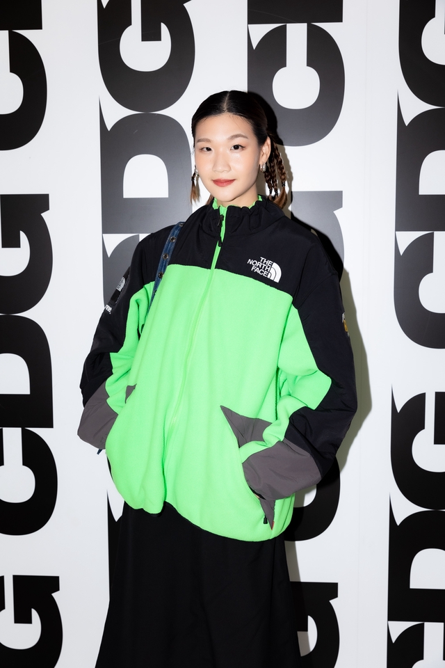 ช่างแต่งหน้าสไตล์เกาหลี รับแต่งหน้า ทำผม เพื่อนเจ้าสาว แต่งหน้ารับปริญญา รับแต่งหน้าเจ้าสาว