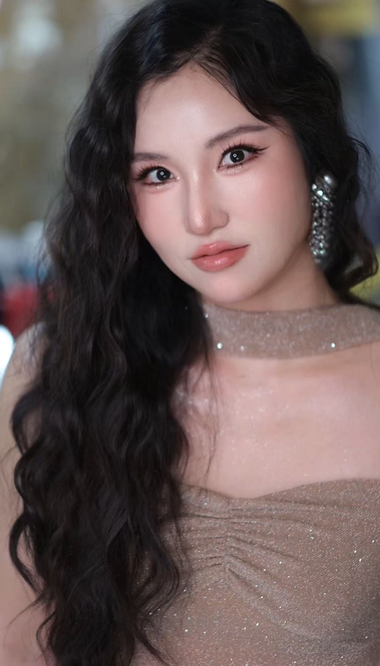 ช่างแต่งหน้ารับปริญญา แต่งหน้าสไตล์เกาหลีสวยหวาน รับแต่งหน้าเจ้าสาว ทำผม