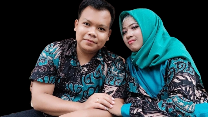 Jasa edit foto prewedding profesional dengan background custom, edit foto pernikahan dan edit foto wisuda, hapus background, ganti background dan hapus watermark foto