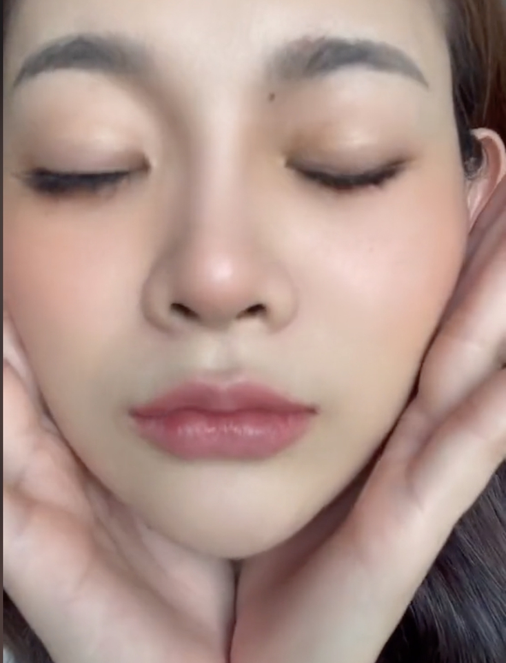 ต่อขนตาถึงบ้าน บริการต่อขนตานอกสถานที่ รับต่อขนตาที่บ้าน