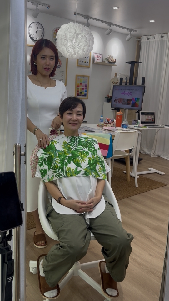 ตรวจสอบสีผิวส่วนบุคคล บริการรับวิเคราะห์สีผิว ราคา คอร์ส personal color