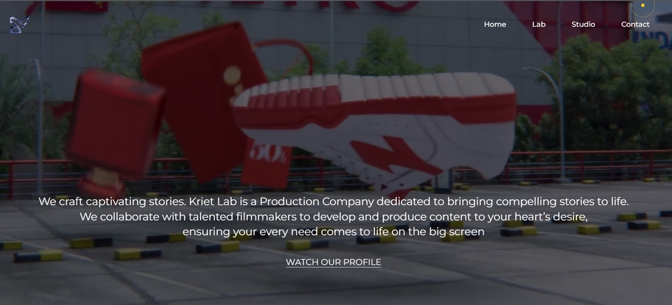 Jasa pembuatan website profesional dengan desain modern dan responsive untuk perusahaan Anda.