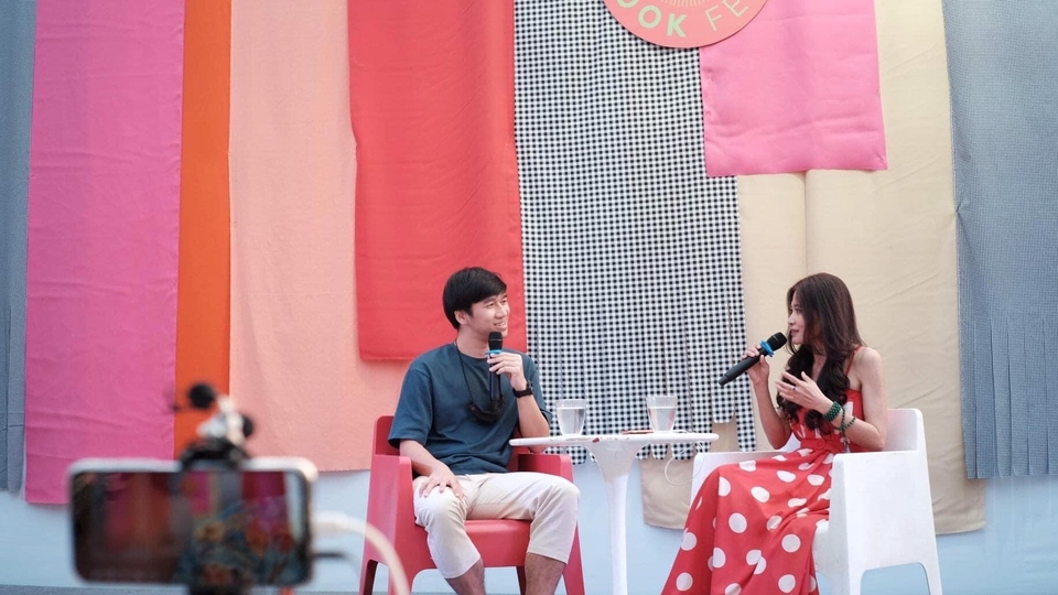 พิธีกร MC - พิธีกรงานสัมภาษณ์ (MC) ทั้งงานEvent , Live , และรายการโทรทัศน์ ประสบการณ์ 10+ ปี - 12