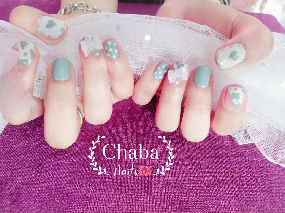 บริการทำเล็บที่บ้าน  เจลทาเล็บสีฟ้าอ่อนลายน่ารัก  ช่างทำเล็บมืออาชีพ