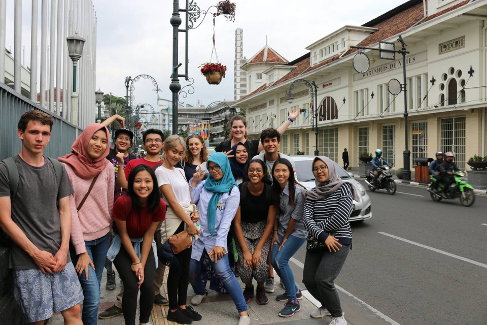 Travelling - Tour Guide/ Travel Buddy/ LO/ Teman Jalan/ Teman Kondangan/ Team Acara (Bandung Area) - 10