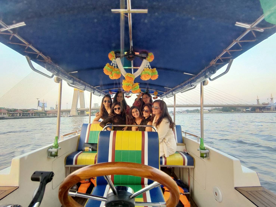 ไกด์ส่วนตัว ทัวร์กรุงเทพ นําเที่ยวกรุงเทพ พาเที่ยวกรุงเทพ บริการไกด์นําเที่ยว บริการทัวร์ กรุงเทพ