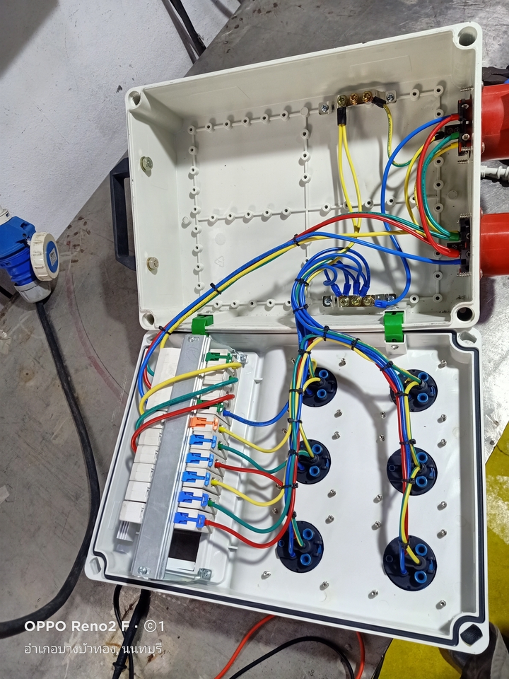ช่างไฟฟ้ารับเดินสายไฟระบบไฟฟ้าภายในบ้านและอาคาร รับเหมาไฟฟ้า ช่างไฟฟ้ากรุงเทพฯ