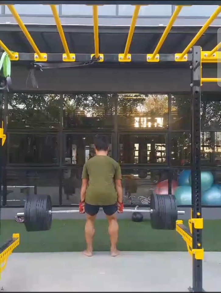 เทรนเนอร์ส่วนตัวฟิตเนส  ยกเวท  ออกกำลังกาย  หาเทรนเนอร์  จ้างเทรนเนอร์