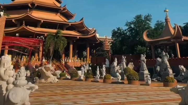 รับจ้างทำบุญ บูชาสิ่งศักดิ์สิทธิ์ ทำบุญไหว้พระ ที่วัดในประเทศไทย