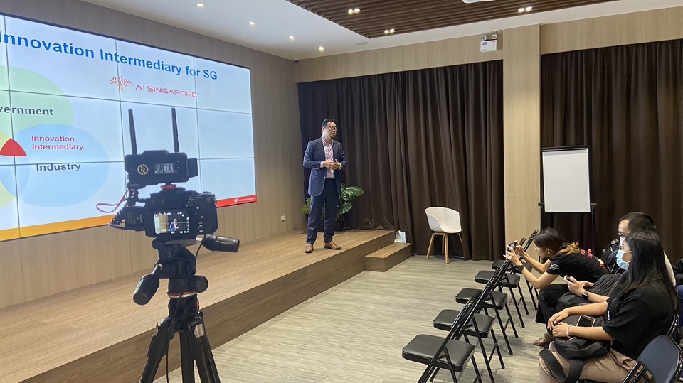 รับถ่ายวีดีโอพรีเซนเทชั่นงานสัมมนา ตัดต่อวีดีโอ ราคาถูก