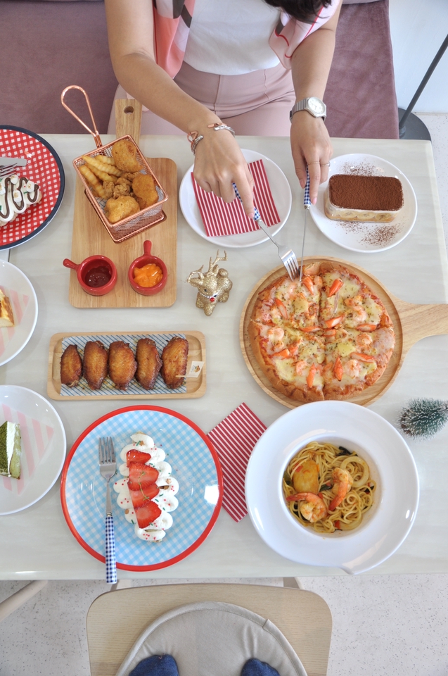 นางแบบมือสวย ถ่ายภาพอาหาร หานางแบบรีวิวอาหาร หานางแบบอาหาร นางแบบรีวิว นางแบบอาหาร นางแบบมือ ราคา