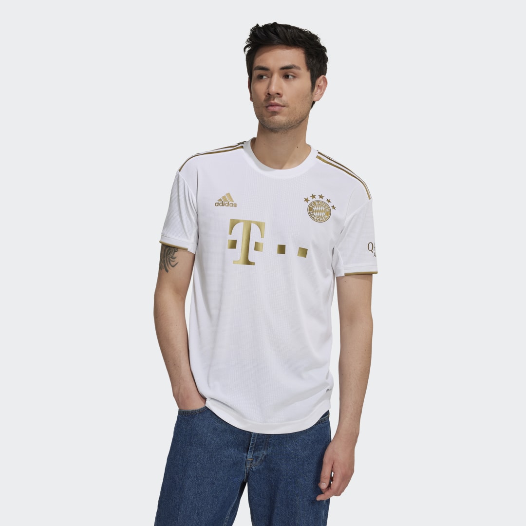 FC Bayern 22/23 Authentic HI3883