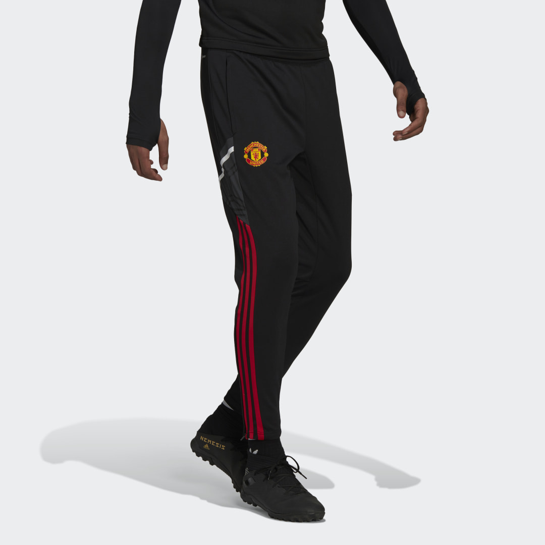 Manchester United shop | adidas | 90