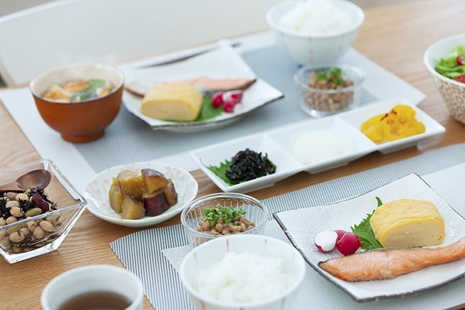 管理栄養士監修 足がつるのは食べ物で予防できる 原因と必要な栄養素を解説 らくらくコミュニティ 管理栄養士監修 足がつるのは食べ物で予防できる 原因と必要な栄養素を解説 らくらくコミュニティ