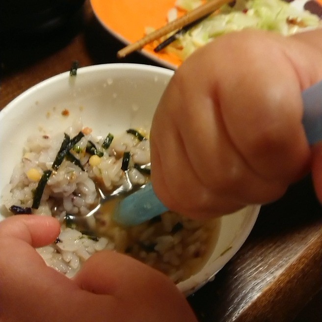 夕飯どき 2歳さんとストローと ペット らくらくコミュニティ