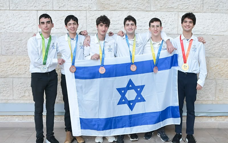 article-image