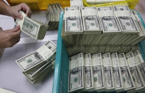 الدولار يواصل التراجع أمام الشيقل Feneeq News