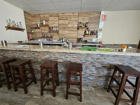 Restaurante con Piscina en Venta en Chimeneas, Granada - foto 8 de 12 (Chimeneas)