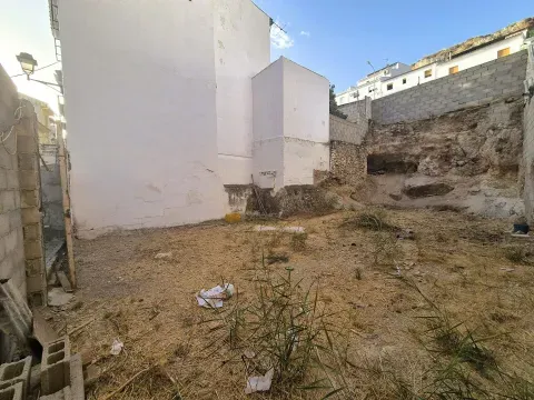 Solar edificable en venta en Loja, Granada | 200 m² - foto 2 de 8 (Loja)