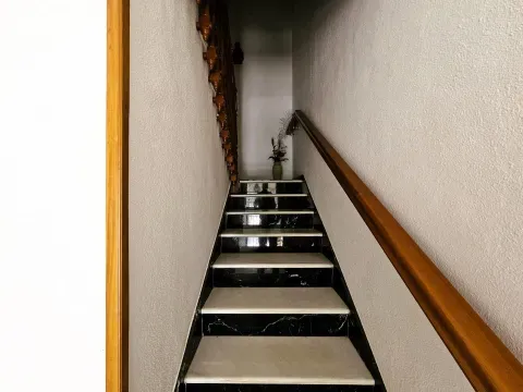 Casa en Venta en Loja con Gran Terraza y Ascensor - foto 10 de 12 (Loja)