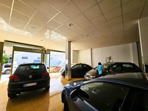 Casa en Venta en Loja con Gran Terraza y Ascensor - foto 4 de 12 (Loja)
