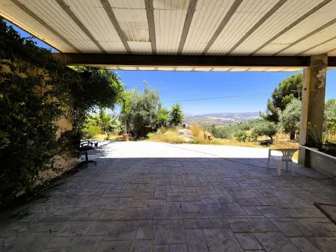 Finca rústica con piscina en venta en Loja, Granada - foto 12 de 12 (Loja)