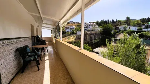 شقة للبيع في الغارينيخو، غرناطة | 3 غرف وتراس - الصورة 6 من 12 (Algarinejo)