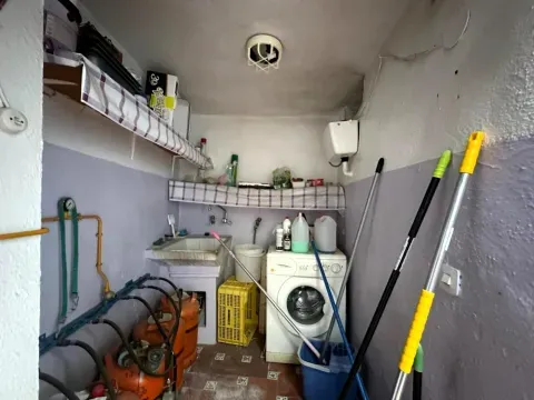 House with Commercial Space for Sale in Loja, Granada - photo 11 of 12 (Loja)