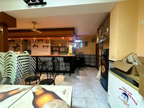 House with Commercial Space for Sale in Loja, Granada - photo 6 of 12 (Loja)