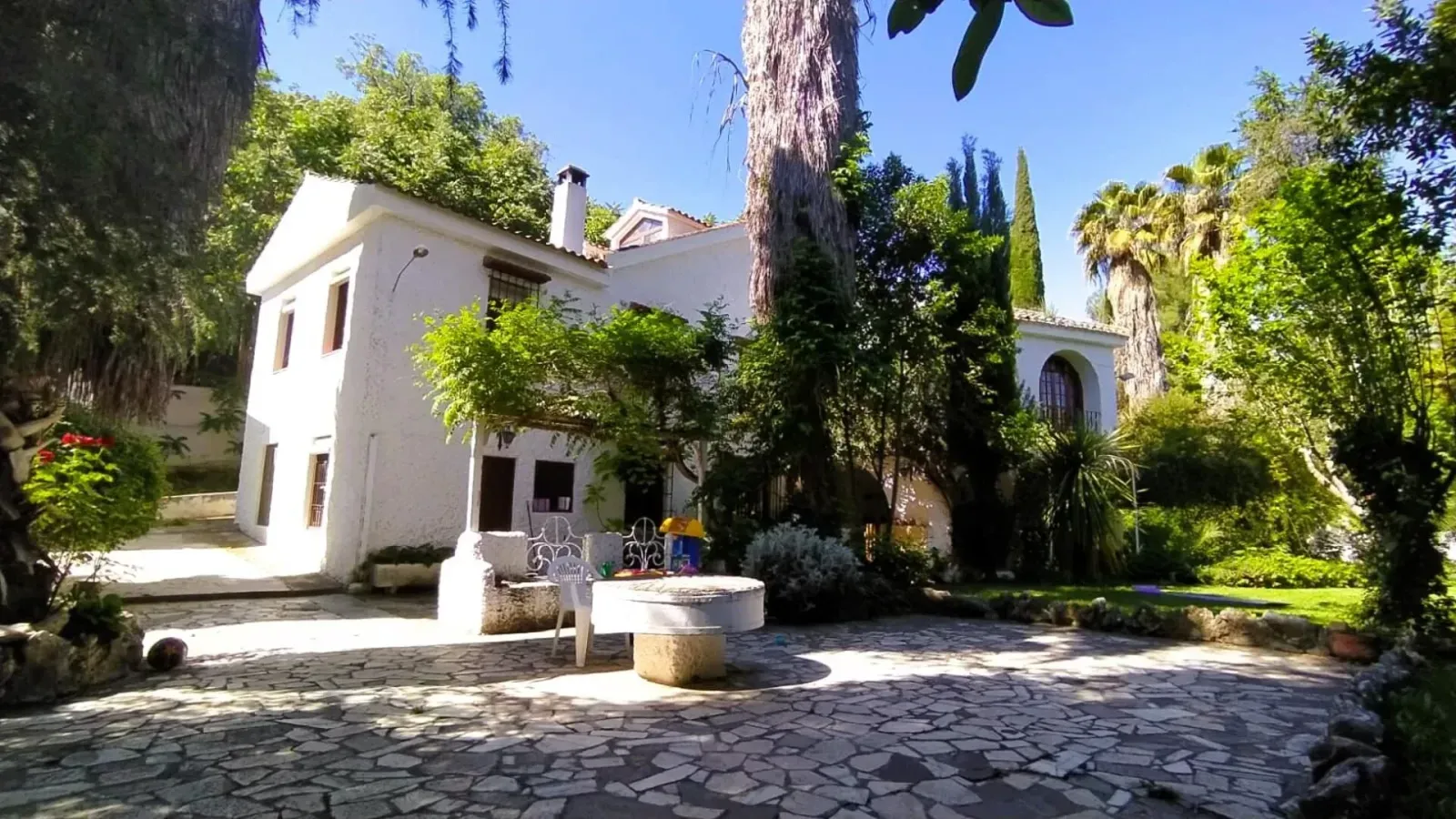 Masía en venta en Loja, Granada | Finca con piscina - foto 1 de 12 (Loja)