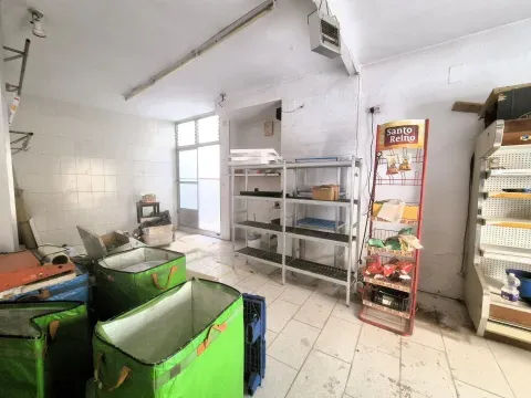Local en Venta en Loja | 72 m² con Aire Acondicionado - foto 5 de 12 (Loja)