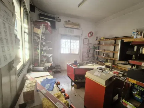Local en Venta en Loja | 72 m² con Aire Acondicionado - foto 10 de 12 (Loja)